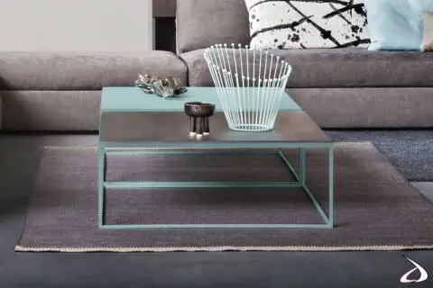 Tavolino moderno da divano in metallo e legno Kobe