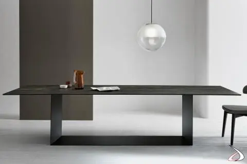 Tavolo moderno con basamento di design T5