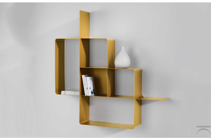Libreria design in metallo colore oro sospesa a parete, un modulo.