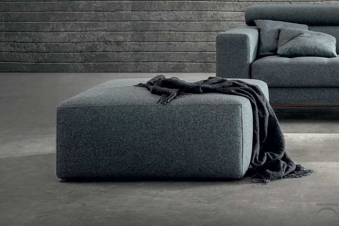 Pouf quadrato di design in tessuto antimacchia Pouf quadrato di design in tessuto antimacchia