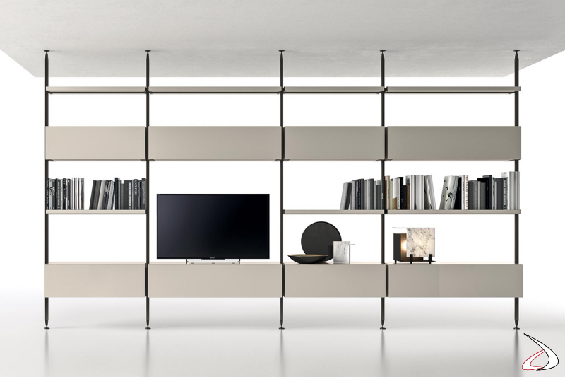 Libreria a soffitto bifacciale componibile a pali con ripiani, cassetti e porta tv