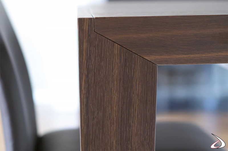 Tavolo moderno allungabile da soggiorno in legno rovere affumicato
