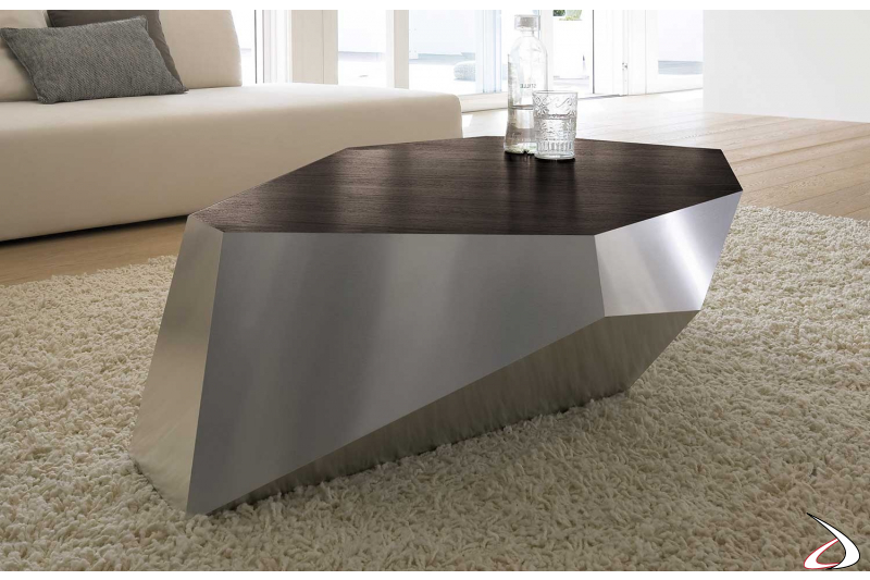 Tavolino da salotto di design con piano in legno e struttura in alluminio