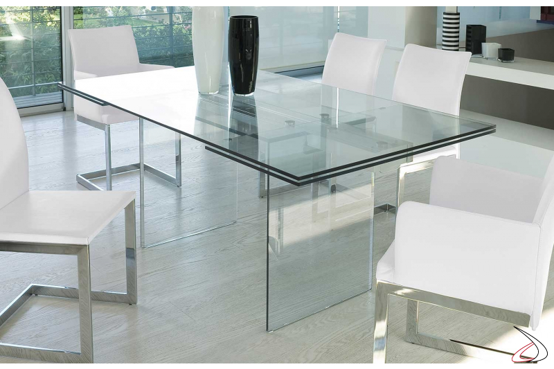 Tavolo design in cristallo trasparente allungabile da soggiorno