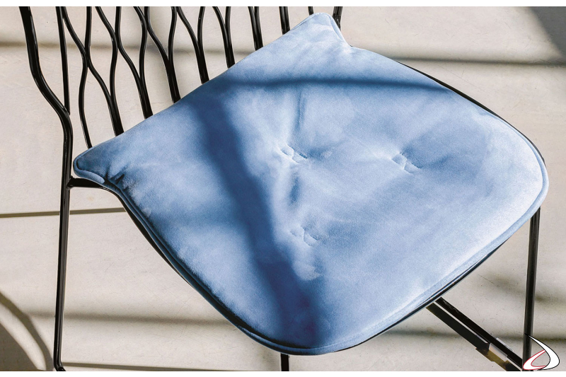 Dettaglio cuscino in tessuto mambo turchese per sedia Freak