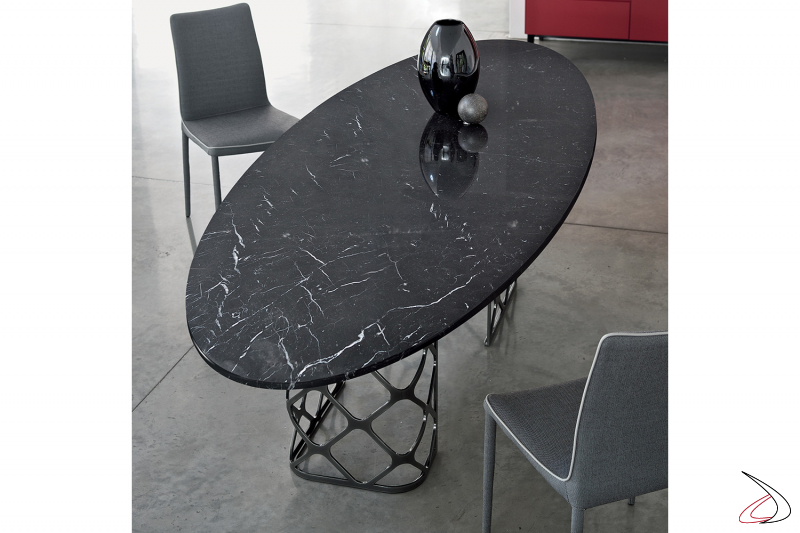 Tavolo ellittico di design con piano in marmo naturale nero marquina