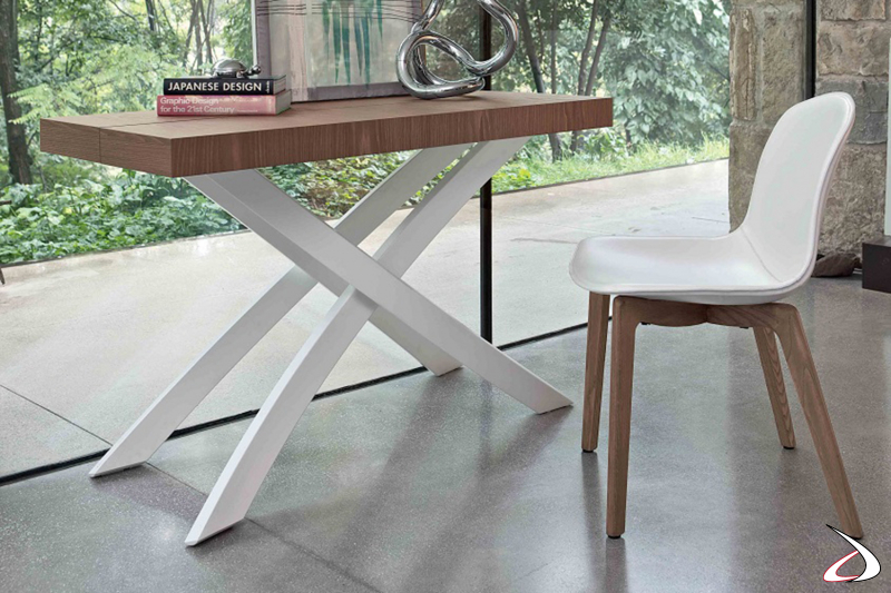Consolle allungabile di design da soggiorno con gambe bianche intrecciate e piano in legno
