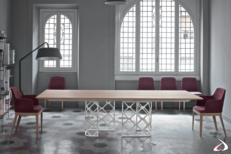 Tavolo allungabile classico moderno con piano in legno impiallacciato e basamento centrale bianco
