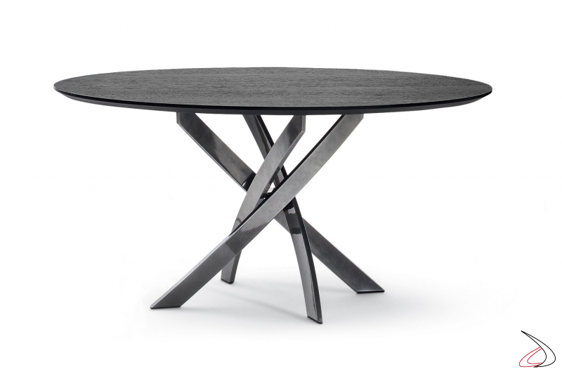 Tavolo rotondo da soggiorno con piano in legno impiallacciato e gambe in argento naturale