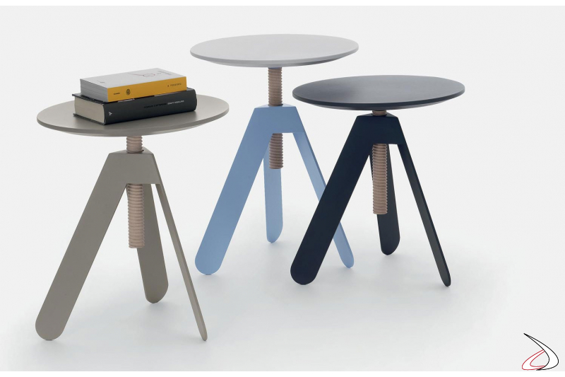 Tavolino design regolabile in altezza colorato
