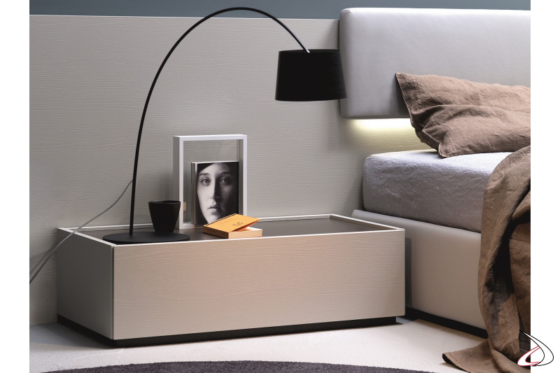 Contemporary bedside table with 1 drawer
