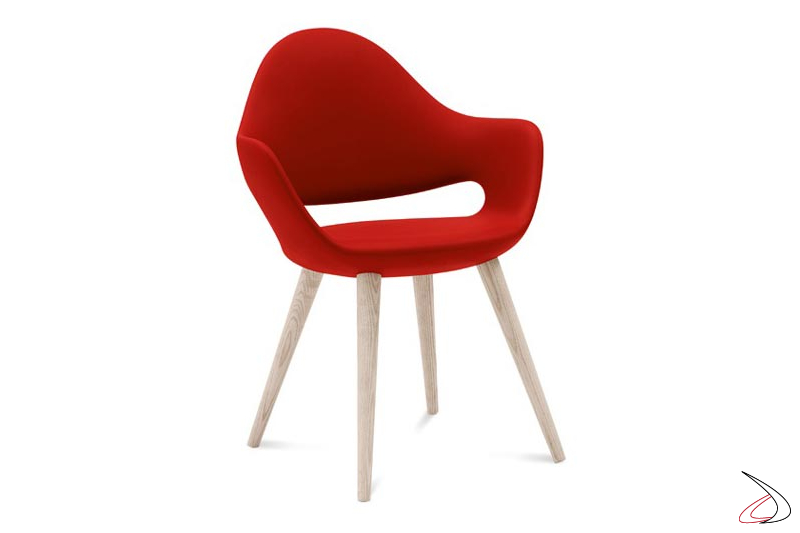 Poltroncina rossa di design per tavolo da soggiorno