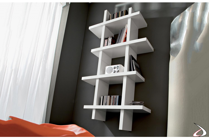 Pensile libreria verticale bianca lucida sospesa da soggiorno