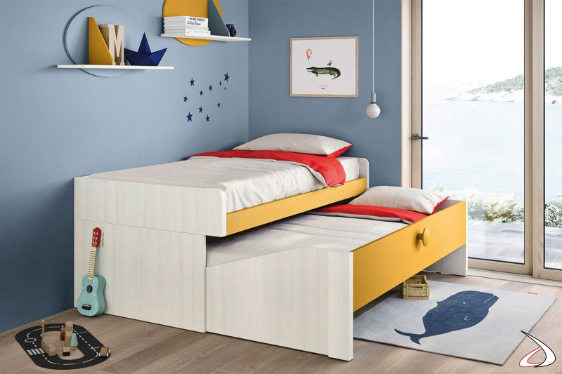 Single bed with second pull-out bed
