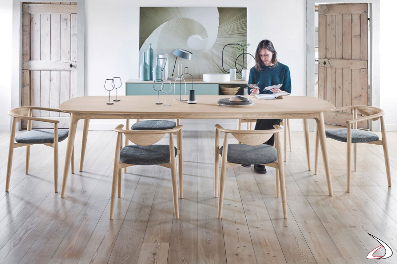 Tavolo moderno da soggiorno in legno impiallacciato