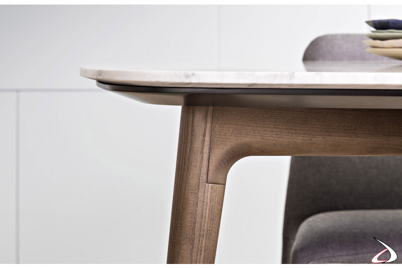 Tavolo marmo di design da salotto con gambe legno