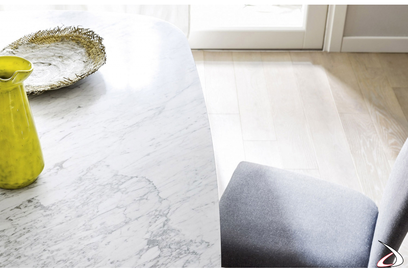 Tavolo design in marmo da soggiorno a botte