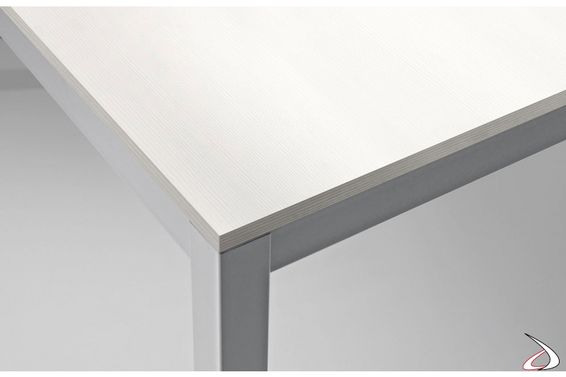Tavolo moderno bianco in melaminico bianco larice con gambe in metallo grigio alluminio