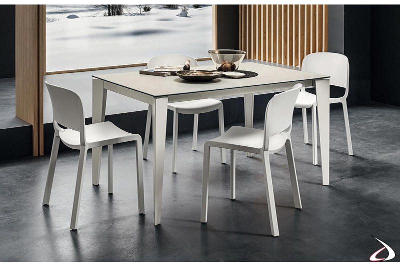 Tavolo di design bianco allungabile da cucina con piano in laminam