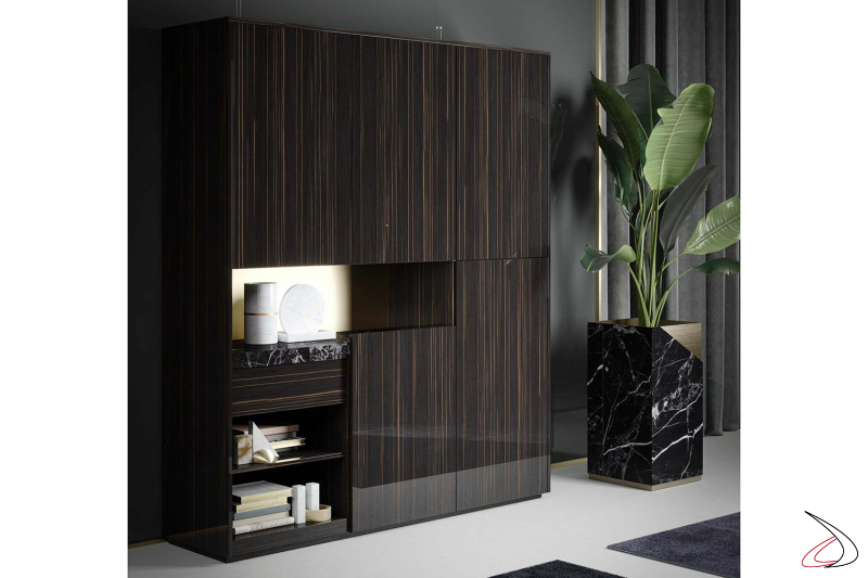 Elegante armadio ufficio di lusso in legno ebano lucido con piano in marmo nero marquina