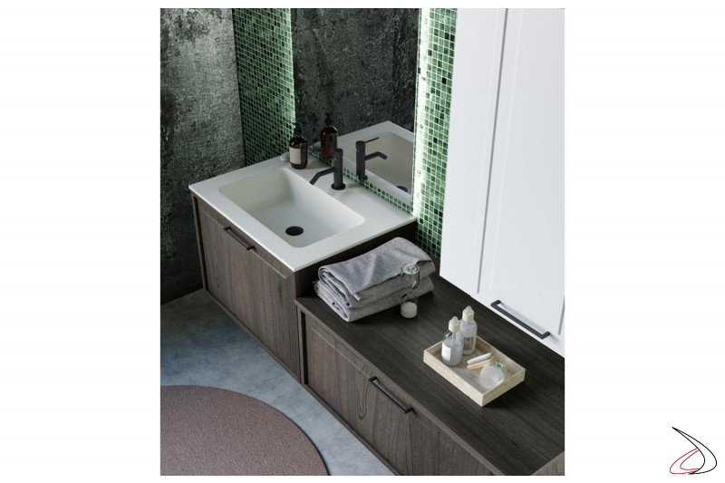 Mobile bagno classico moderno in legno con vasca integrata e piano d'appoggio