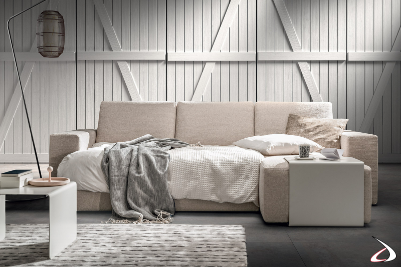Divano da salotto di design con panchetta e sedute scorrevoli per divano letto