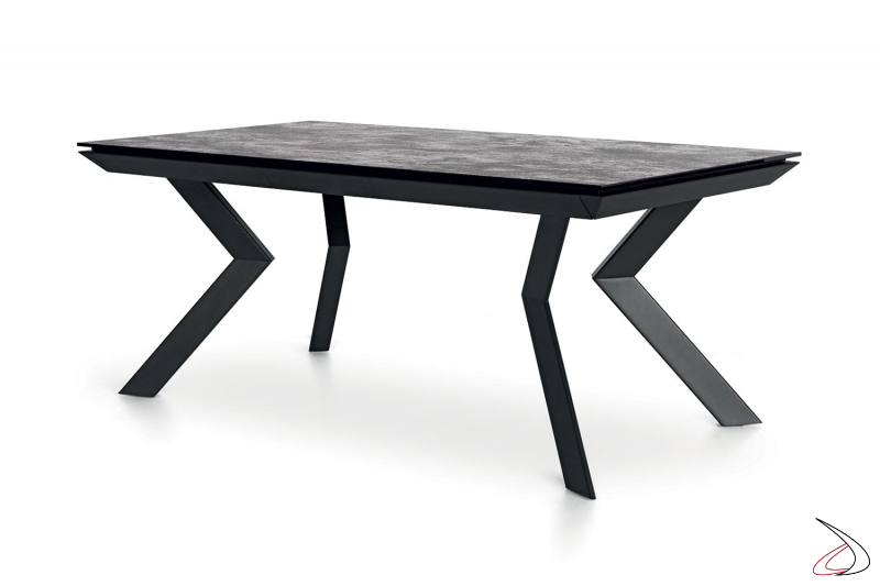 Tavolo design allungabile da soggiorno con piano in ceramica