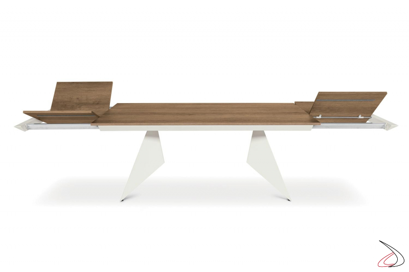 Tavolo design con struttura in metallo verniciata e piano in nobilitato
