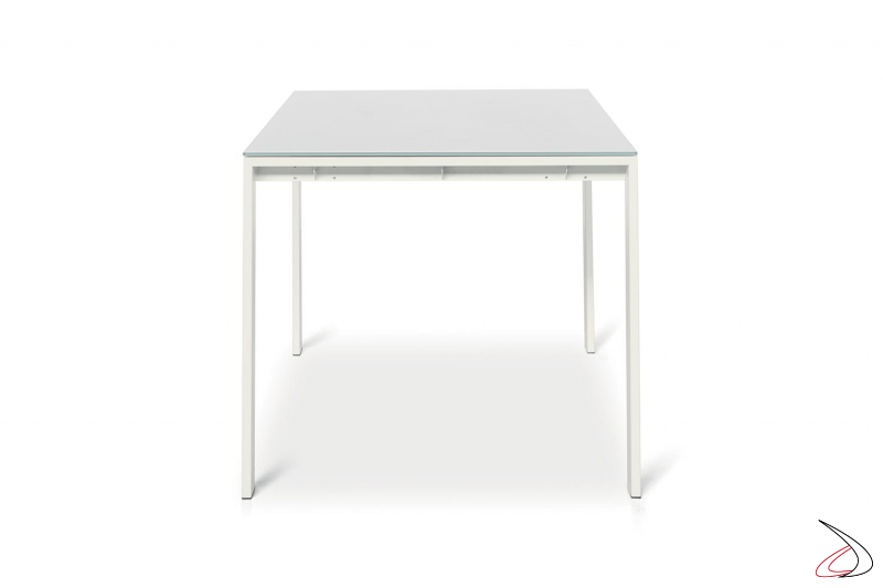 Tavolo moderno piccolo allungabile in vetro e gambe in metallo