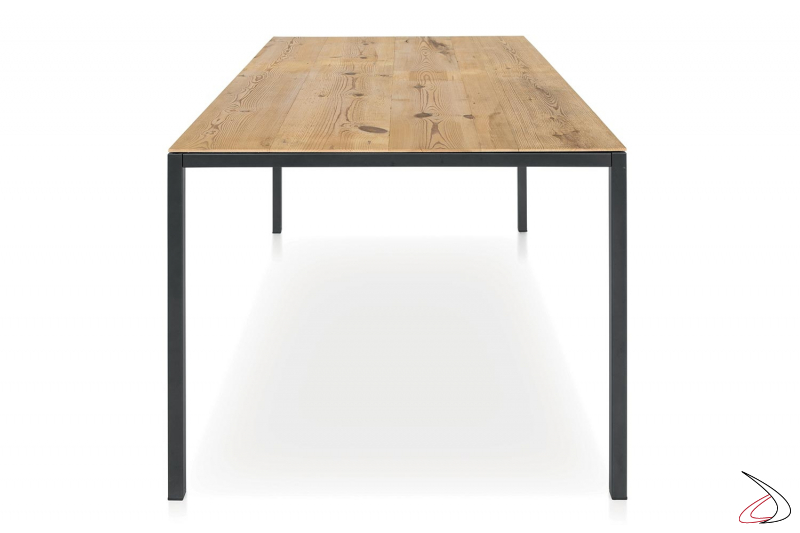 Tavolo moderno fisso per 10 posti a sedere con piano in legno di abete con nodi