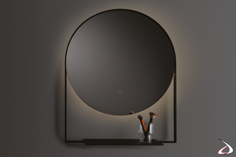 Specchio con mensola di design retroilluminato 