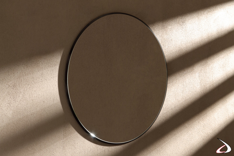 Specchio Isla con cornice in alluminio color nero