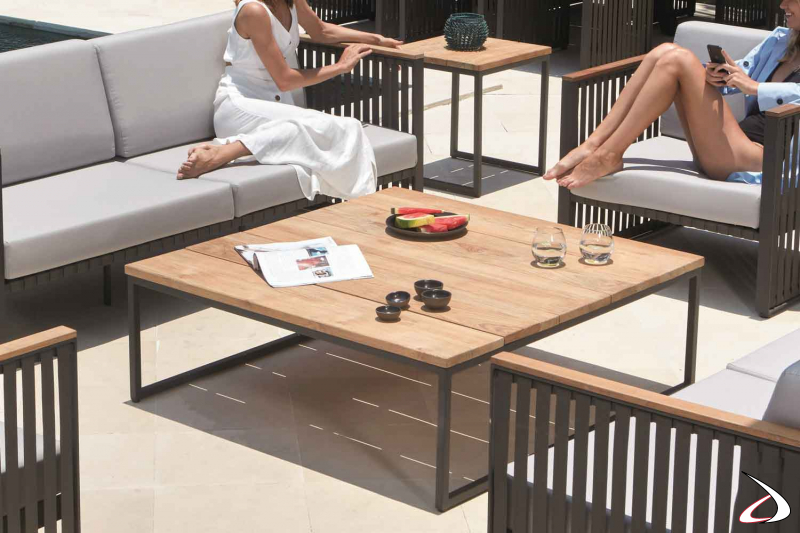 Tavolino quadrato Horizon struttura alluminio verniciato e top in legno di Teak