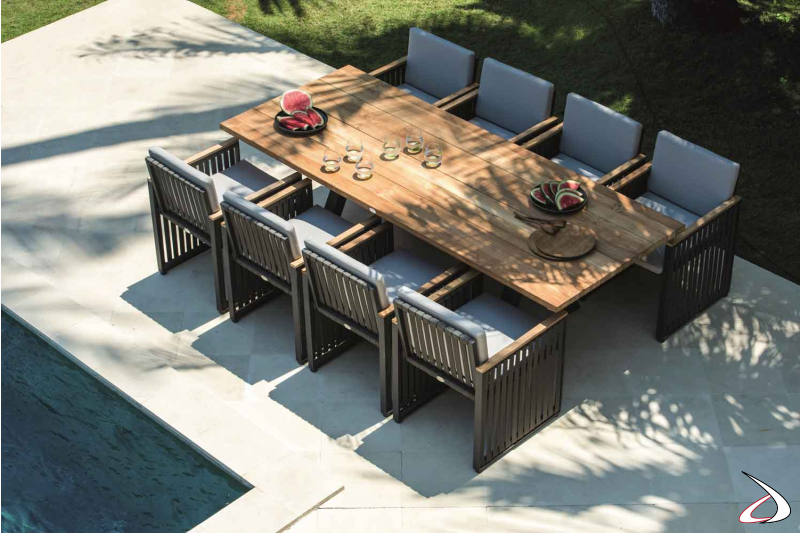 Tavolo Alaska con piano in legno di Teak naturale e struttura in alluminio