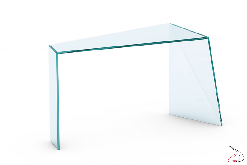 Consolle moderna in vetro, disponibile in tre finiture, caratterizzata da un fianco irregolare.