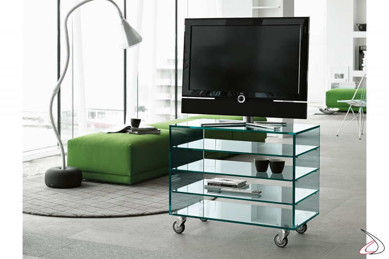 Porta TV moderno e minimalista in vetro. Dispone di una base con ruote e ripiani.