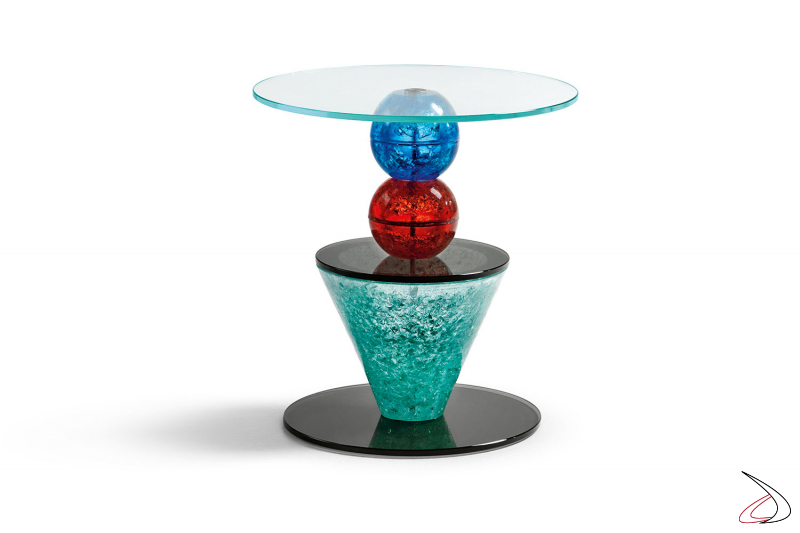 La table basse Marameo, composée d'éléments dont la couleur et la forme varient, rend le design de ce modèle élégant et raffiné.
