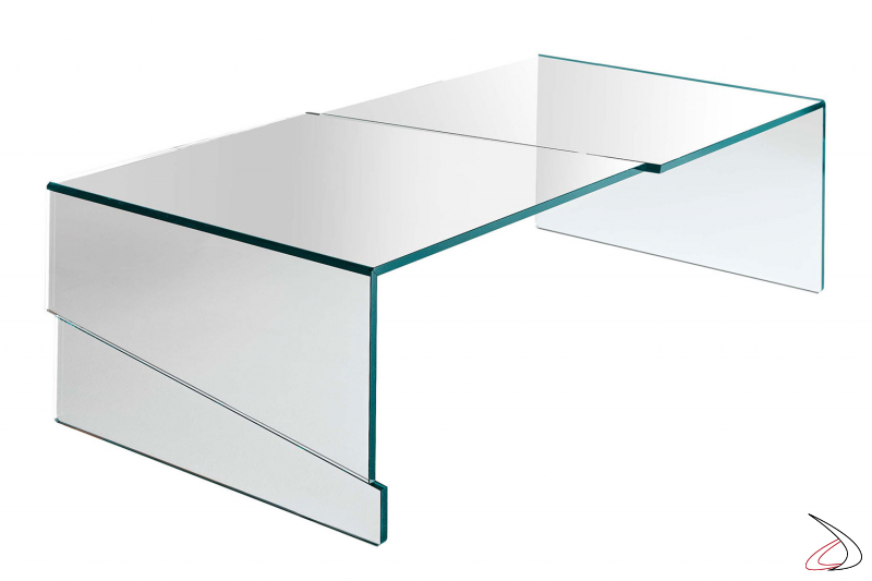 Minimalistisches Design Couchtisch aus Glas, die Schnitte und überhängenden Schweißnähte schaffen eine moderne und besondere Möbel.