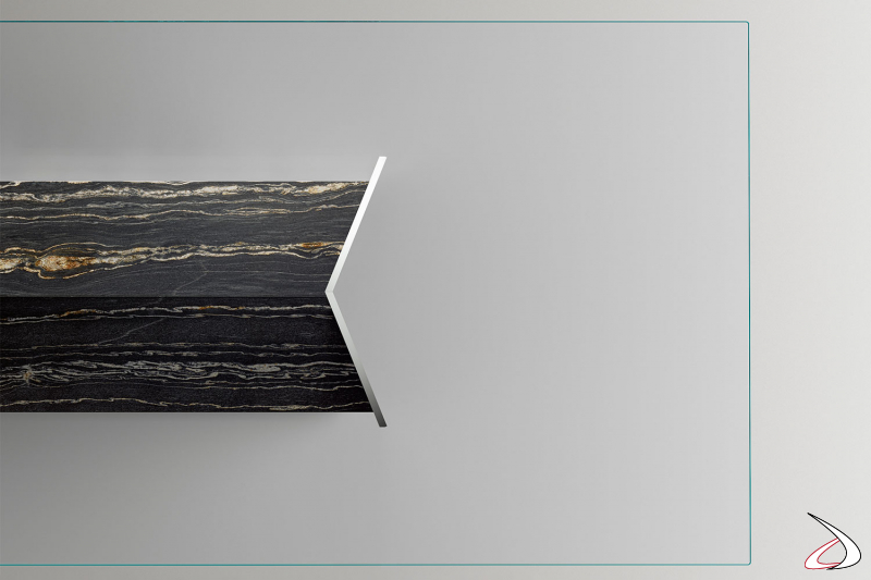 Tavolo moderno ed elegante rettangolare in vetro, caratterizzato dal basamento centrale di design con struttura esterna in metallo finitura titanio e interno in marmo tropikal storm