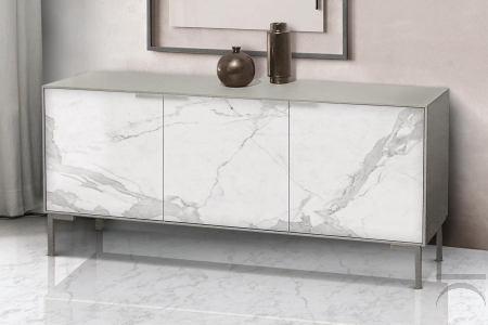 Credenza bassa da salotto con ante in ceramica bianco statuario