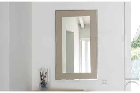Specchio da ingresso di design con cornice