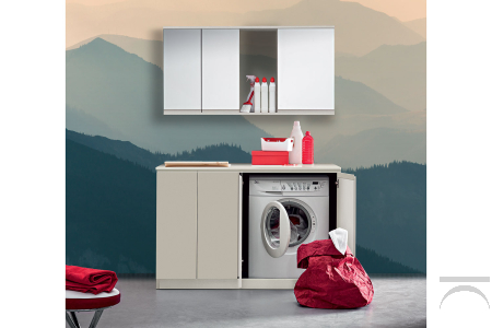 Lavanderia con mobile porta lavatrice e specchio contenitore porta detersivi
