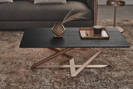 Tavolino di design grande da salotto con piano in legno impiallacciato e particolare basamento a rombo