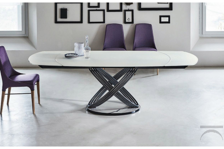 Tavolo di design allungabile in cristallo antigraffio bianco con basamento ad anelli