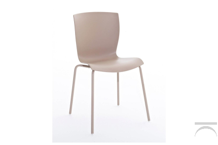Sedia leggera moderna con gambe in acciaio e seduta in polipropilene beige tortora