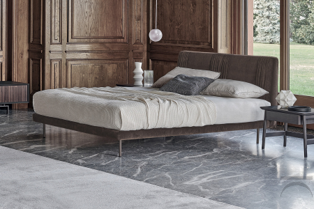 Letto in velluto con testiera plissè