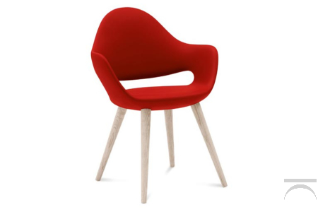Poltroncina rossa di design per tavolo da soggiorno