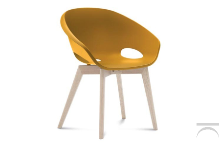 Poltroncina colorata da soggiorno