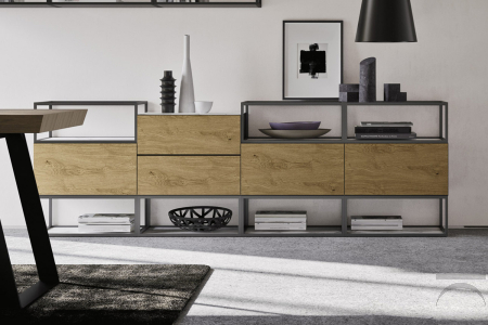 Credenza componibile su misura con moduli in metallo a giorno e cassetti in legno rovere