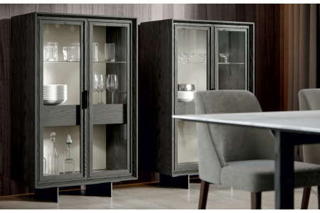 Credenza classica moderna con cassetto e ante in vetro